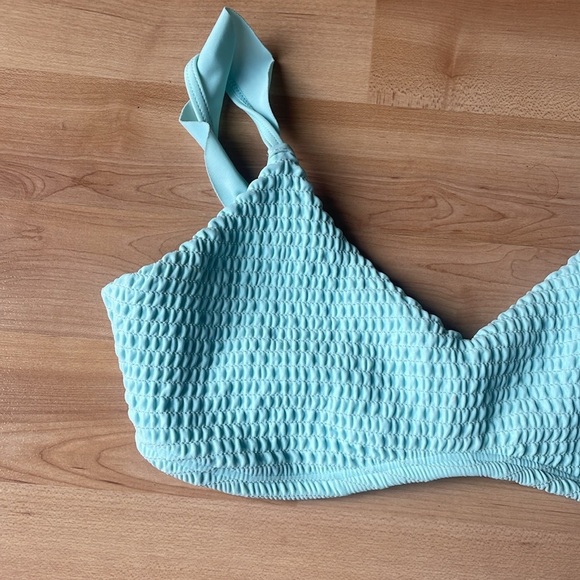 Hollister bikini top - Picture 3 of 9